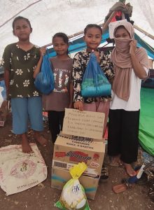 Foto: Penerima Sembako Kampung Niu Atas, Kelurahan Mata Air, NTT (PMII)