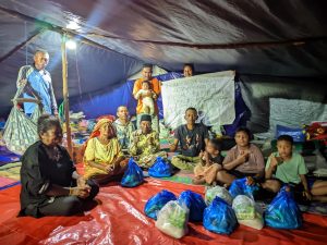 Foto: Penerima Sembako Posko Kedutu & Tempode, Kelurahan Baru, NTT (PMII)